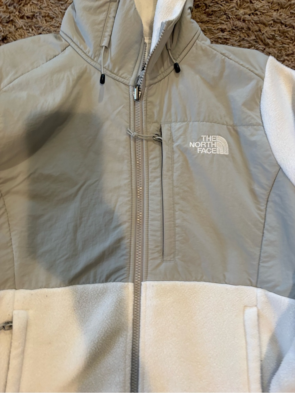 The North Face womens white & Light Gray Hooded Fleece Puffer Jacket - Picture 4 of 10